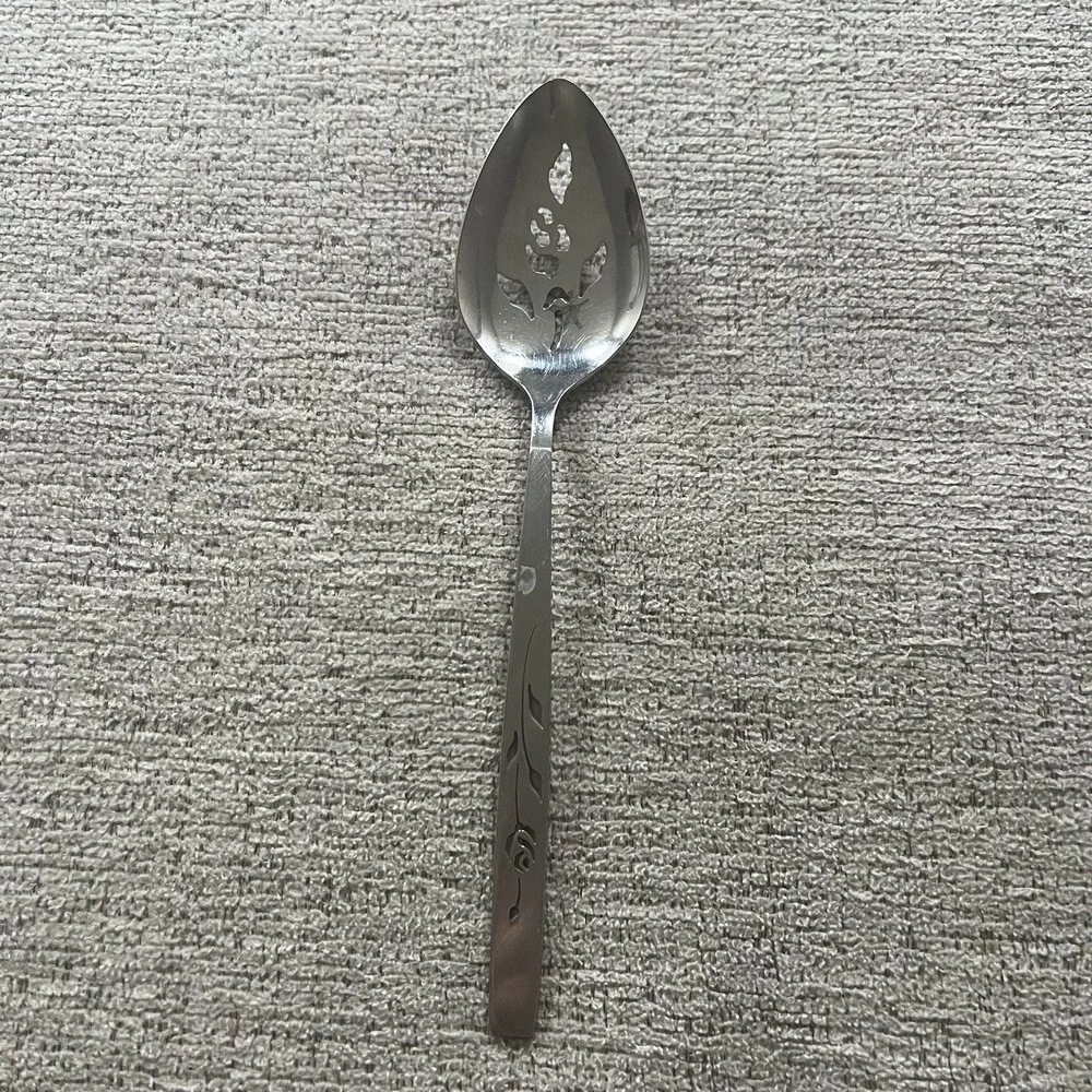 Oneidacraft Deluxe Stainless Lasting Rose Serving Spoon‎ Mid Century Floral
